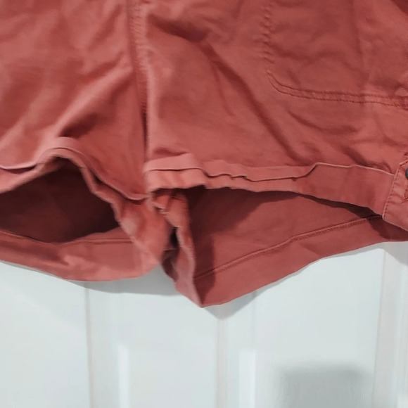 Torrid Marsala Red/Brown 3.5 Inch Military Stretch Twill Mid-Rise Short Size 24 - Picture 7 of 15